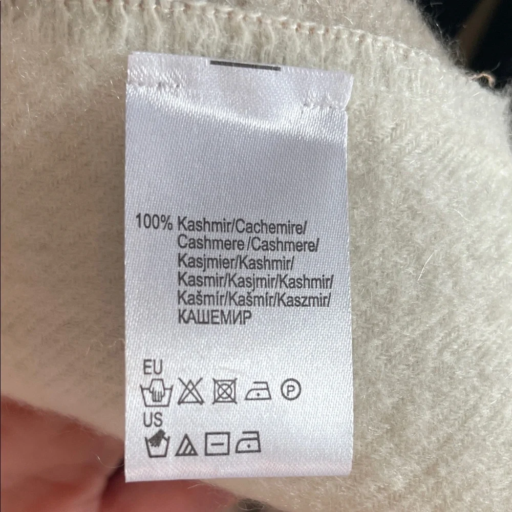 Fraas Cashmere Black and Cream Checkered Wrap